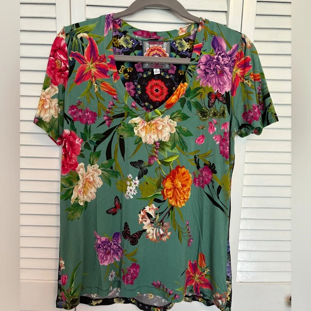 Johnny Was Panya v-neck tee - Picture 3 of 7